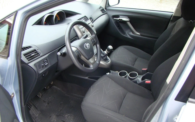Toyota Verso cena 18900 przebieg: 258120, rok produkcji 2009 z Żerków małe 232